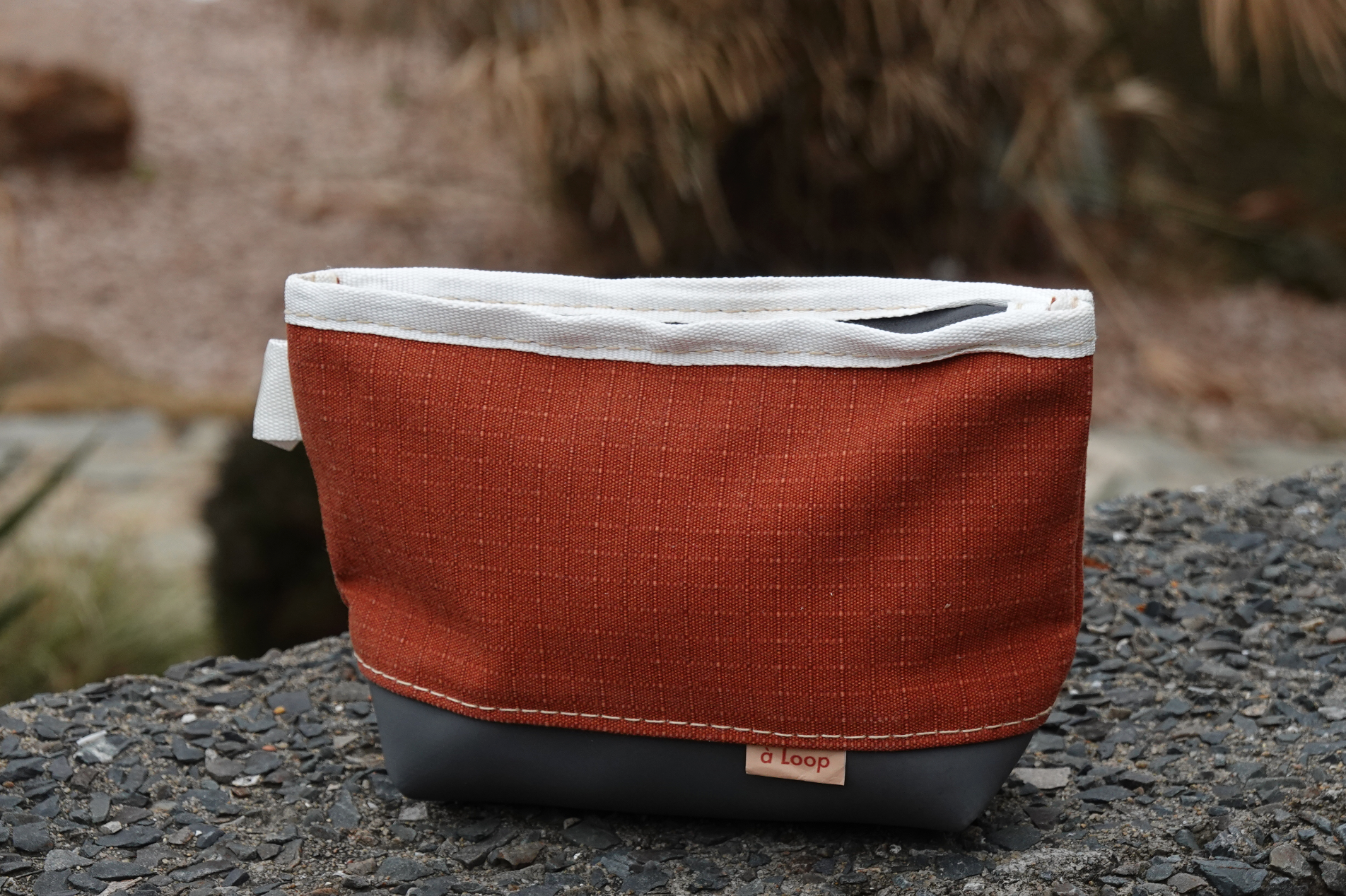 Kulturbeutel aus Zeltplane · Ockerrot (1L) - Ansicht 4